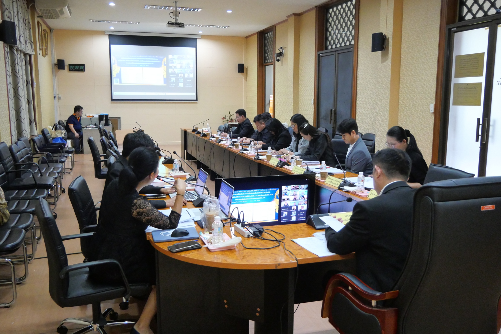 title - ประชุมคณะทำงานพิจารณาผลงานการปฏิรูปที่ดินเพื่อส่งเข้าประกวดการรับรางวัล ครั้งที่ 2/2569 (สมัครขอรับรางวัลเลิศรัฐ ประจำปี 2569) พร้อมประชุมผ่านระบบออนไลน์ ZOOM Meeting 